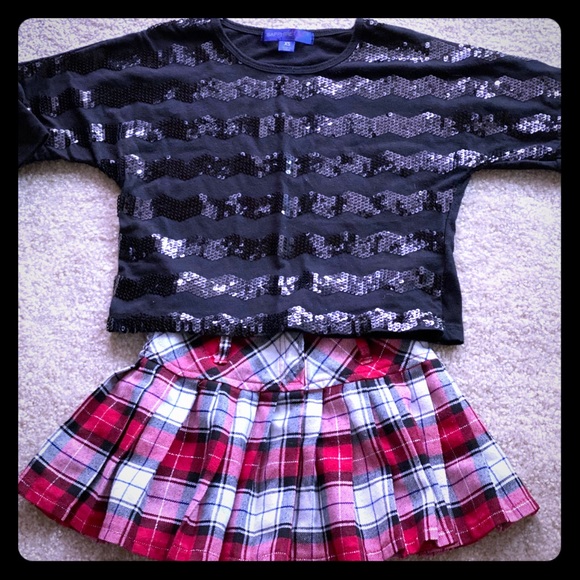 Girls size 4 / xs plaid skirt & black dress shirt - Picture 1 of 10